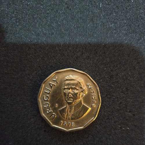 Uruguay nuevo peso - nuevo, –